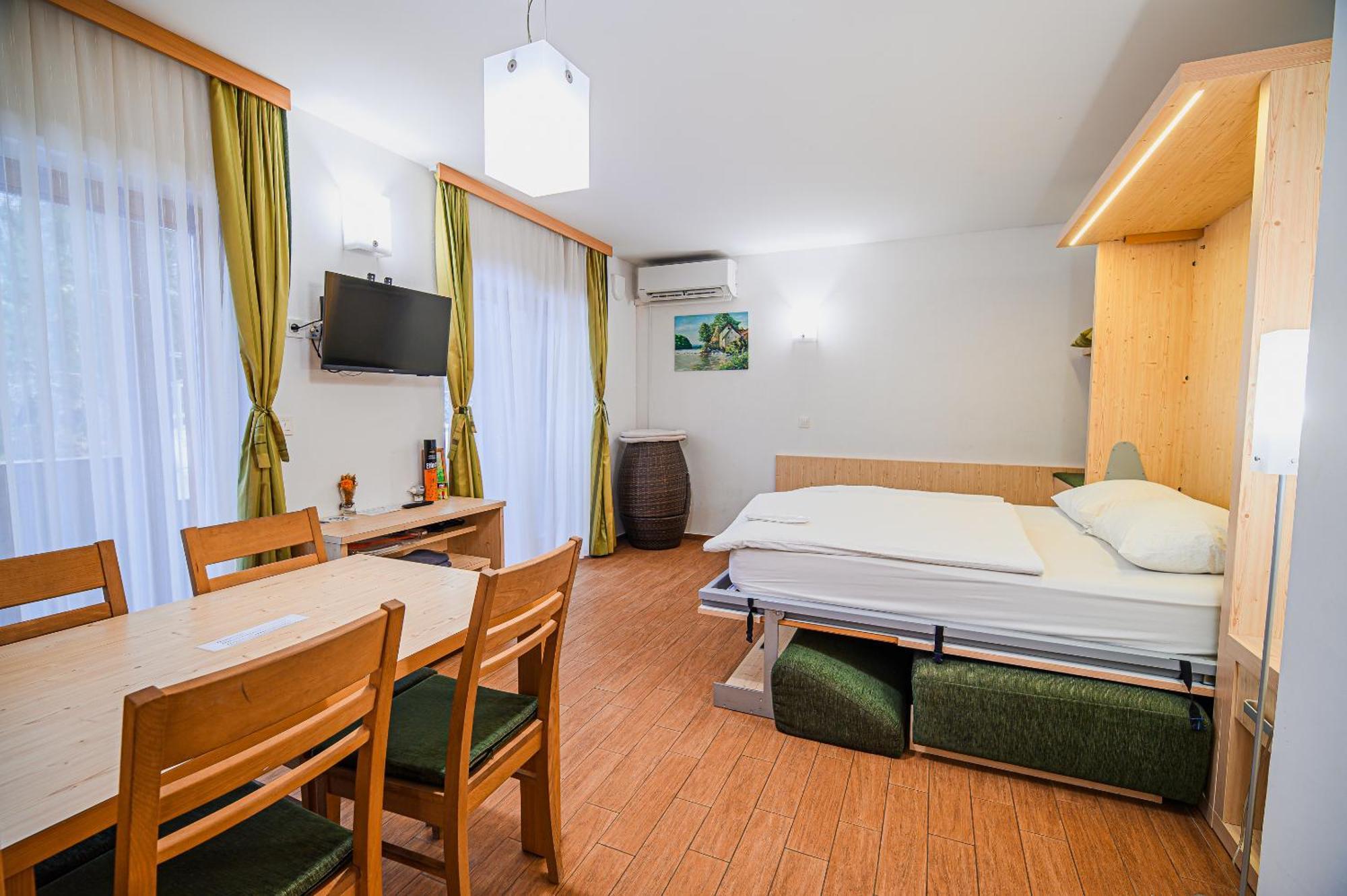 Apartments Maleric With Indoor Pool And Wellness Dragatuš Exteriér fotografie