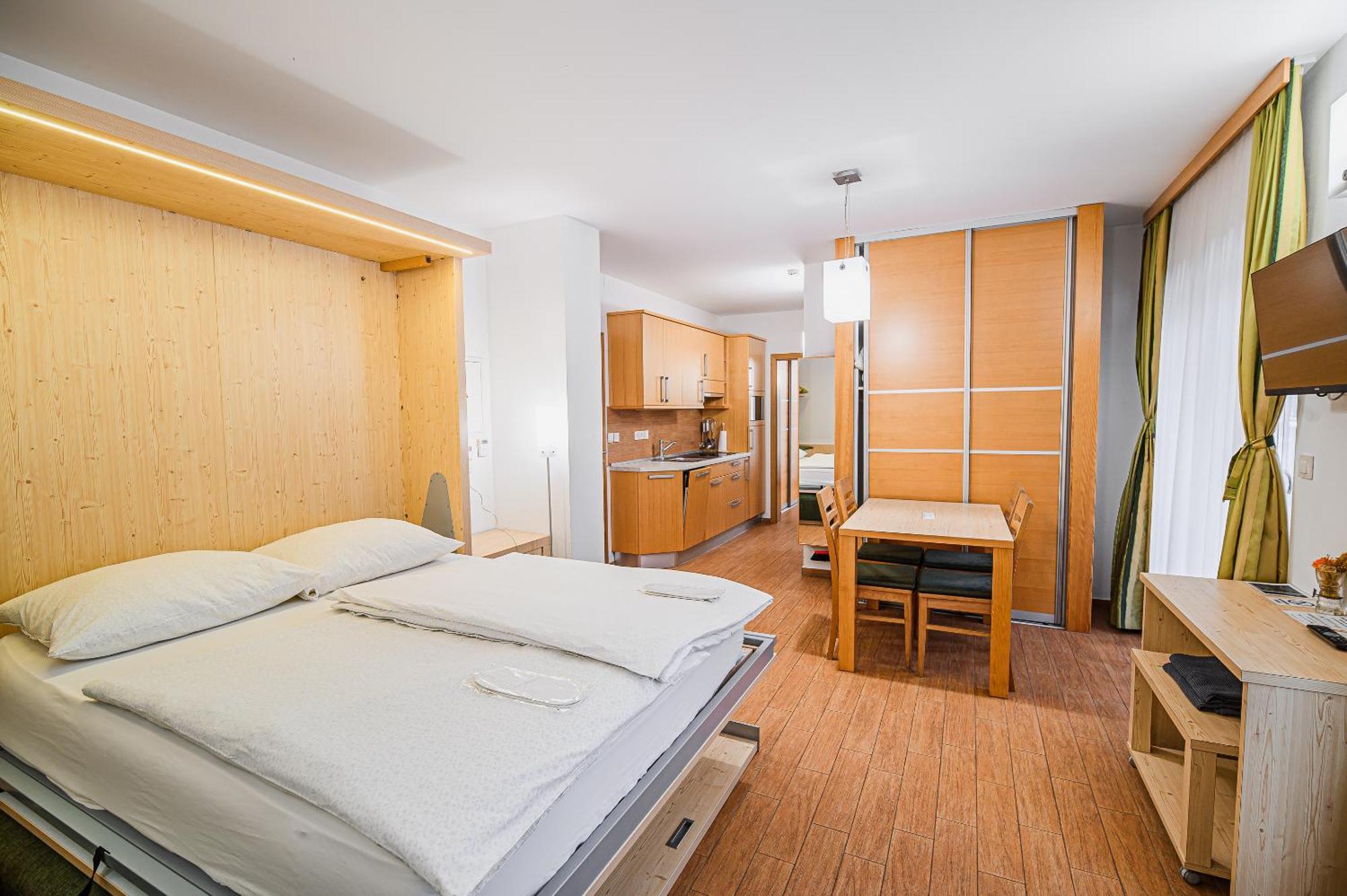 Apartments Maleric With Indoor Pool And Wellness Dragatuš Exteriér fotografie