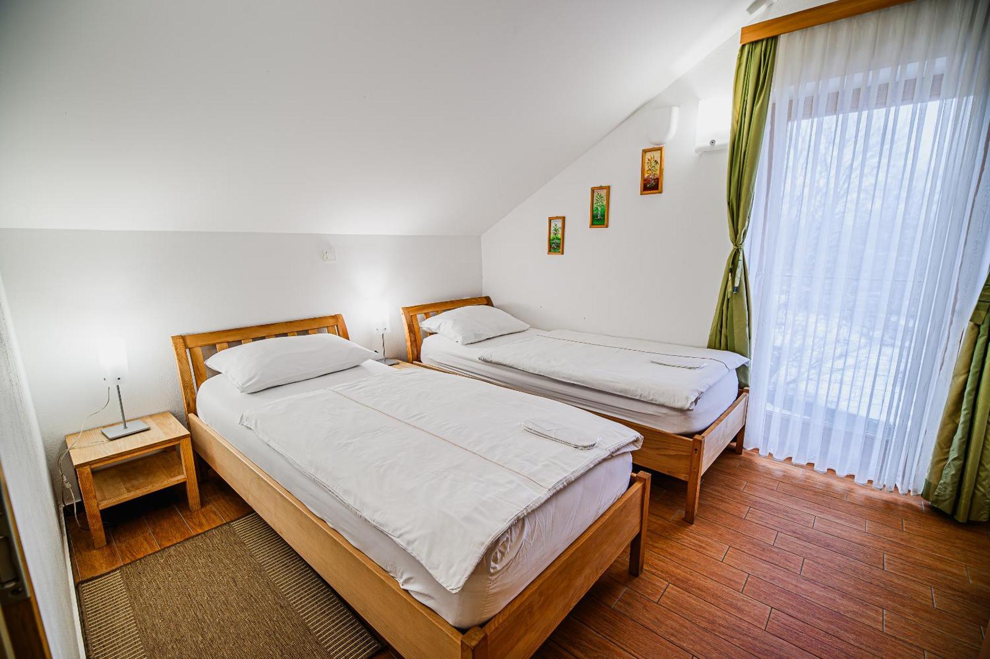 Apartments Maleric With Indoor Pool And Wellness Dragatuš Exteriér fotografie